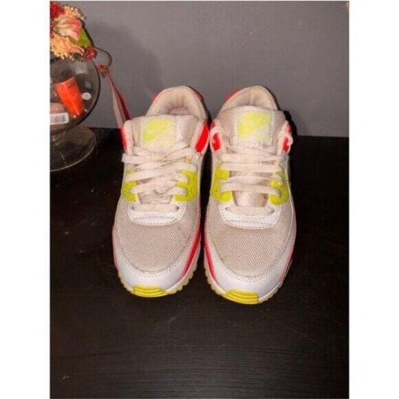 Nike Air Max 90 Pink Volt Sneakers - Picture 2 of 7